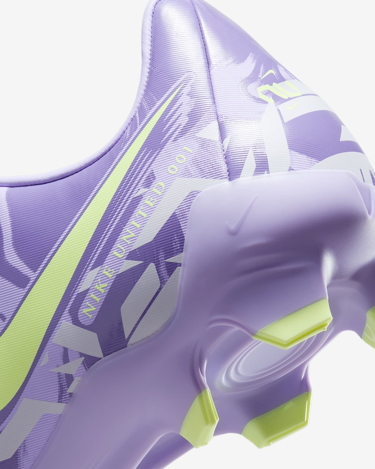Nike United Phantom GX 2 Academy MG Soccer Cleats
